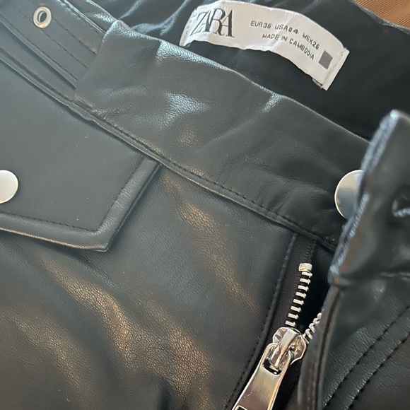 Zara faux leather trousers - Picture 6 of 10